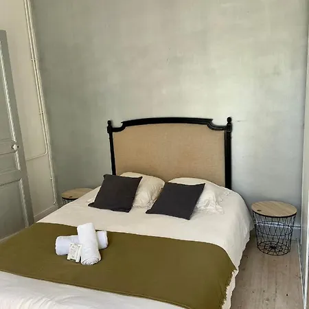 Apartment Agreable Maison De Avec Belle Terrasse