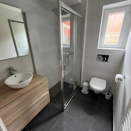 Agreable Maison De Avec Belle Terrasse Ανγκλέ